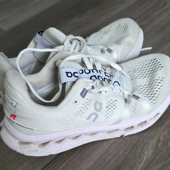 On Running Women's Sneakers in Off-White with Light Purple Accents - Picture 3 of 9